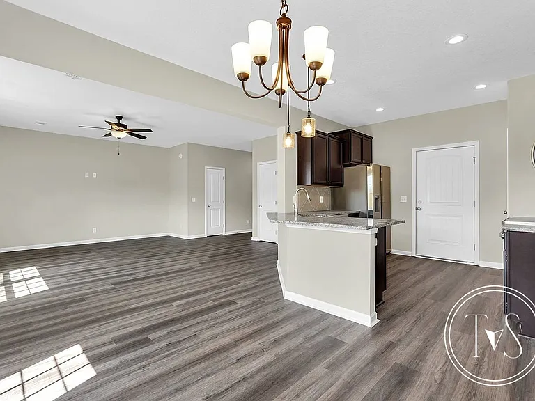 200 Alcove Ct — Photo 6