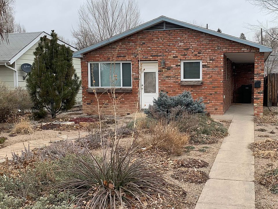 Front yard (winter)