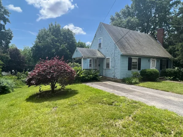 30 Dorchester St, Waltham, MA 02453