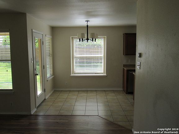 4th image of 526 Pecos Cir