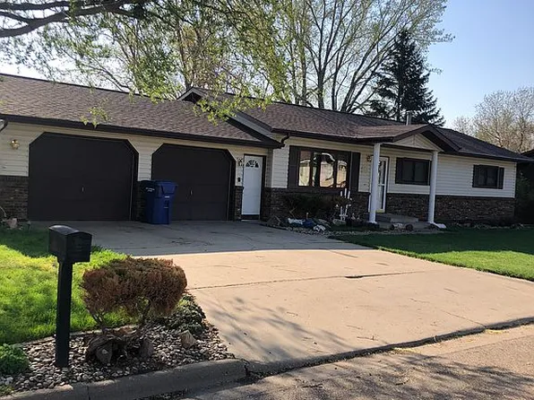 213 Riviera Dr, Beulah, ND 58523