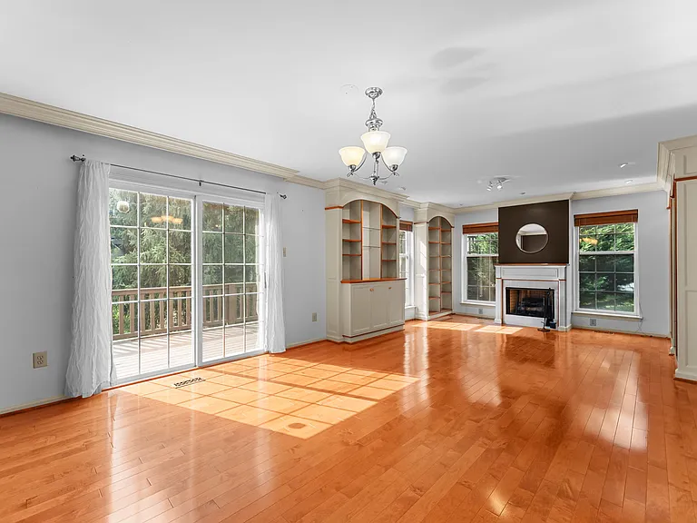 dining room to family room