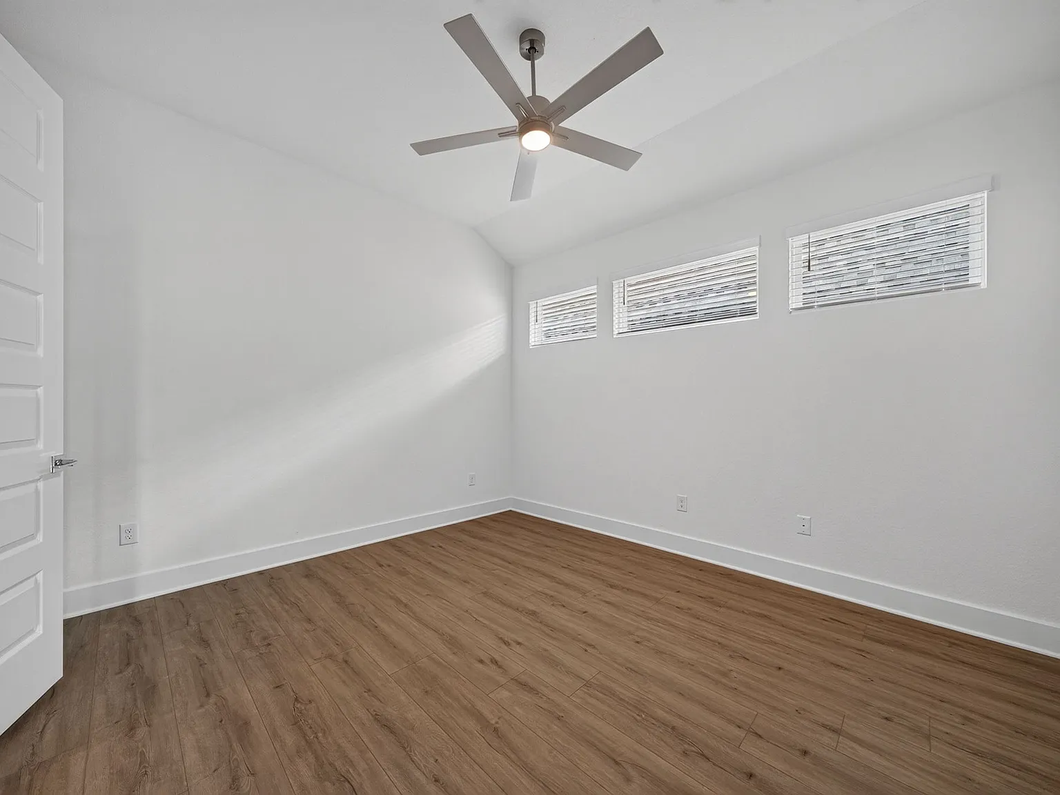 9420 Mattock - 1 — Photo 4