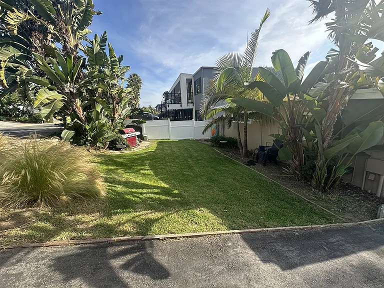 717 S Cedros Ave — Photo 16
