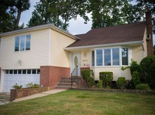 3854 Voorhis Ln, Seaford, NY 11783