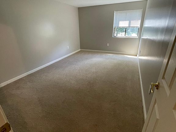 5th image of 17 Blackstone Dr APT 1726