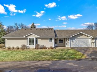 1237 Hilo Ave N, Oakdale, MN 55128