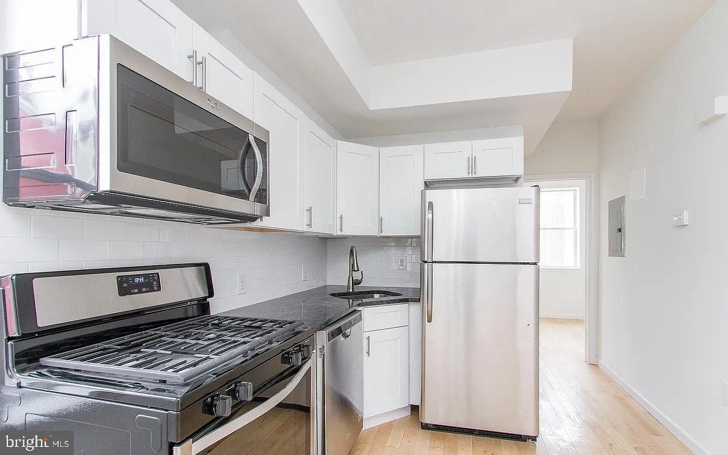 2 bed, 1.0 bath, 800 sqft, $1,650 — Photo 3