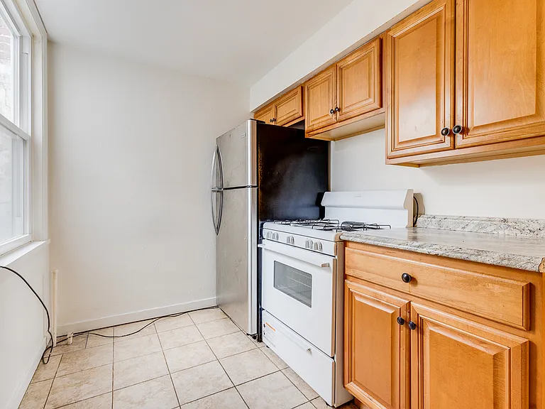 525 Washington Ave #3 — Photo 9