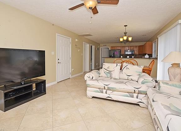 3rd image of 278 Leawood Cir