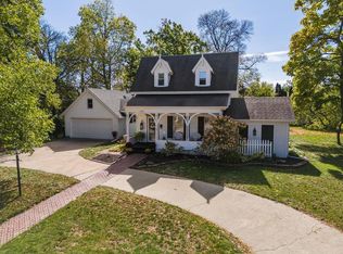 548 E Main St, Reedsburg, WI 53959