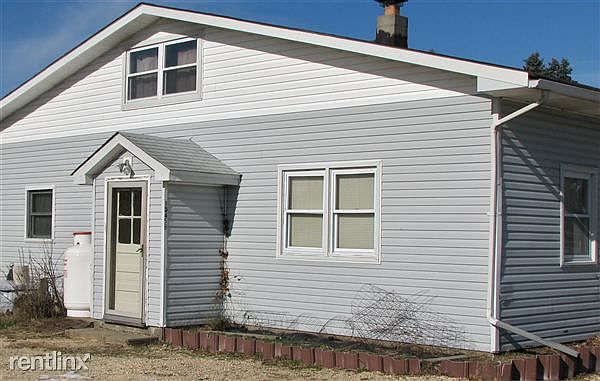 Apartment and apartment entrance