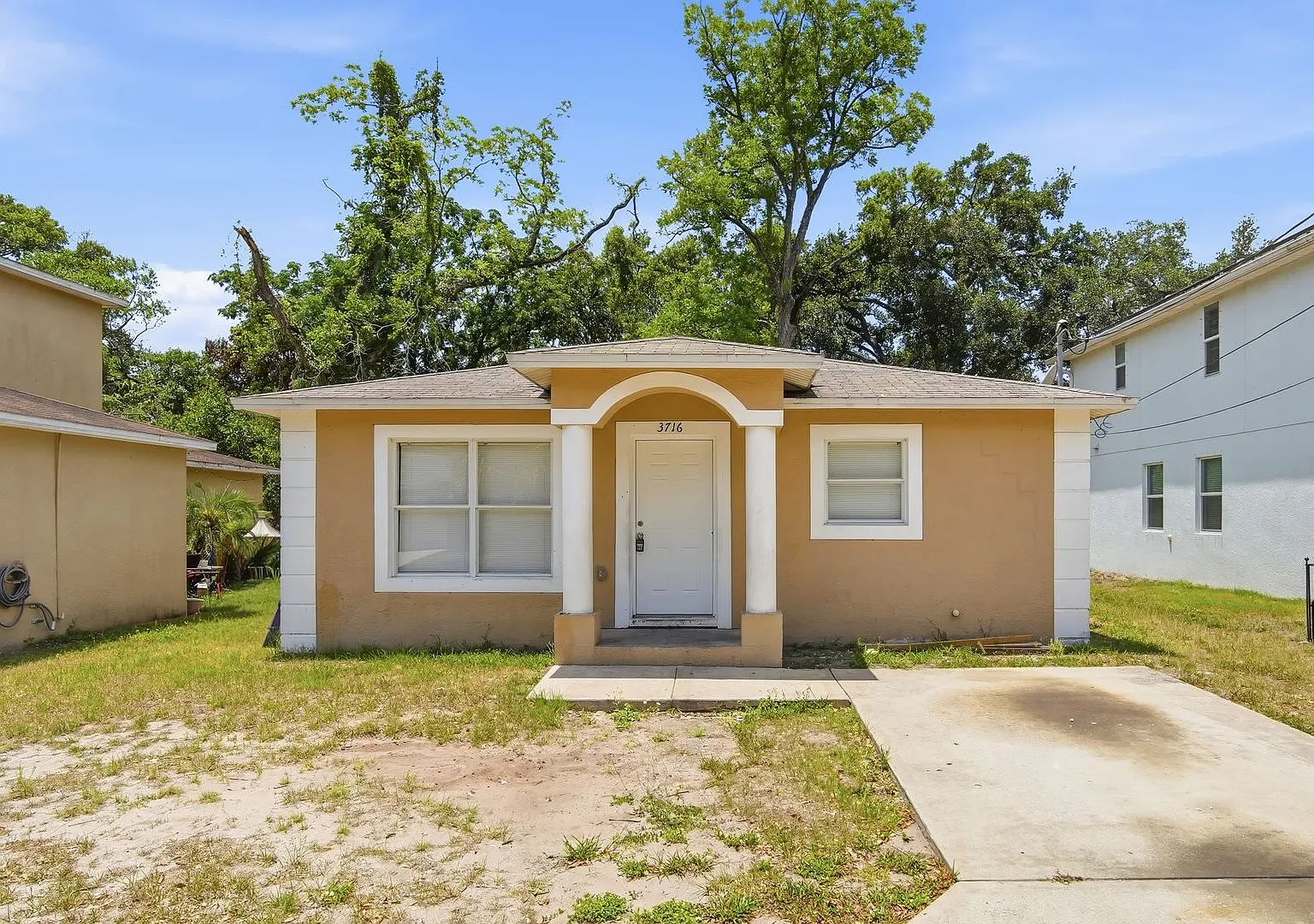 Move In Special! Charming 3 Bedroom Home. — Photo 1