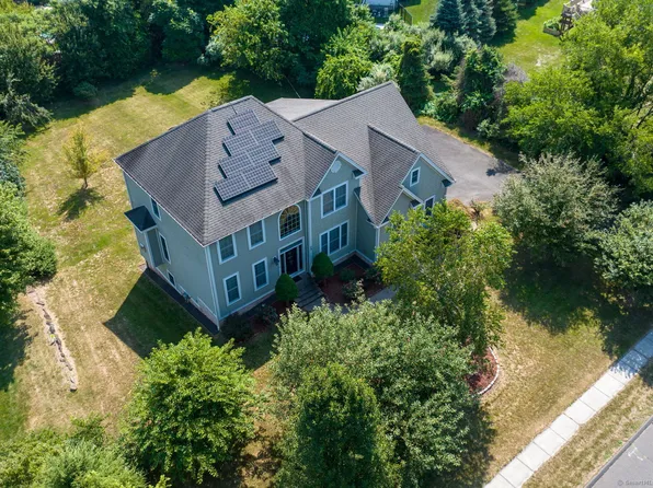 28 Nicolo Way, Southington, CT 06489