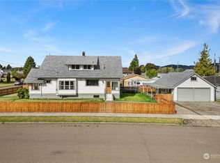 1233 3rd St, Cosmopolis, WA 98537