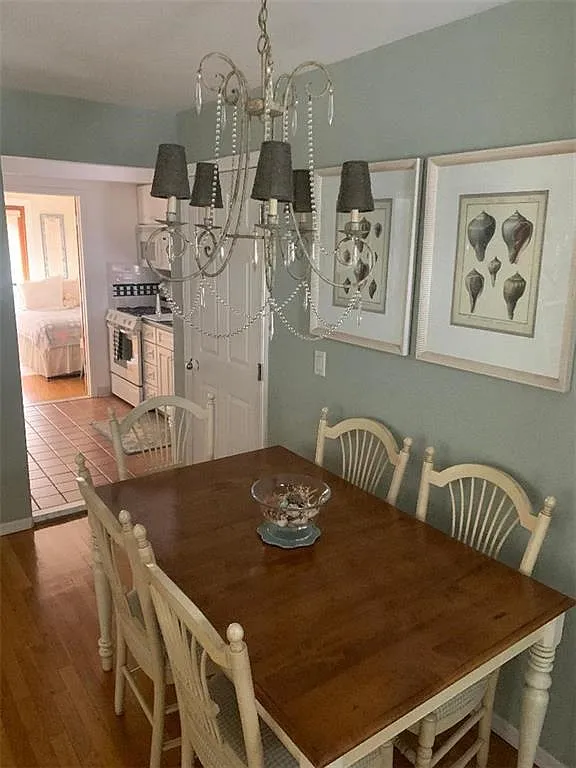 2 bed, 1.0 bath, 900 sqft, $3,600 — Photo 4