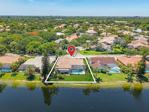 4th image of 10635 NW 51st St