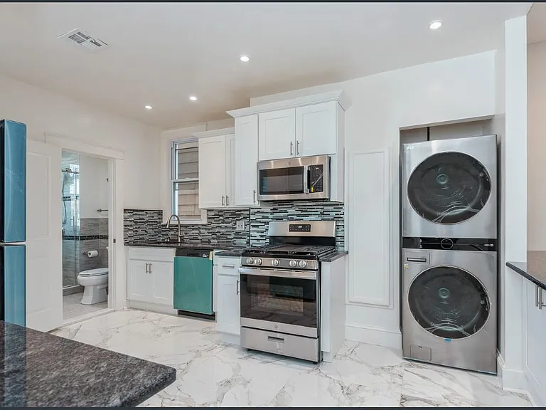 302 Union St #3 — Photo 3