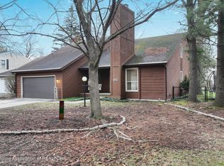 1812 Chester Rd, Lansing, MI 48912