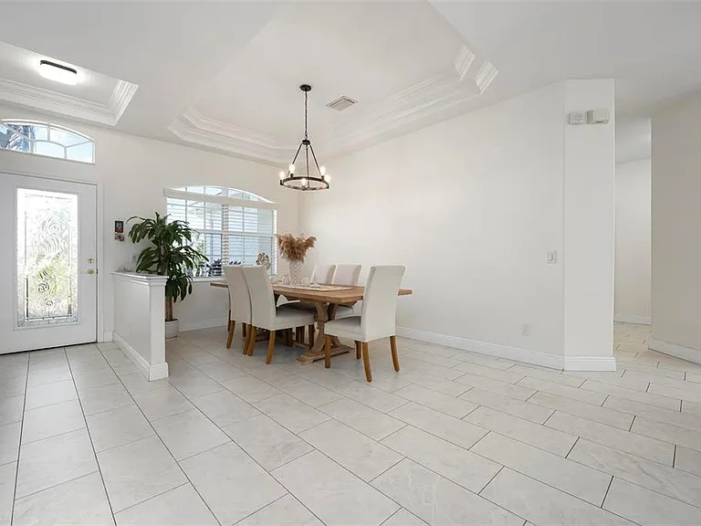 404 Golden Harbour Trl — Photo 4