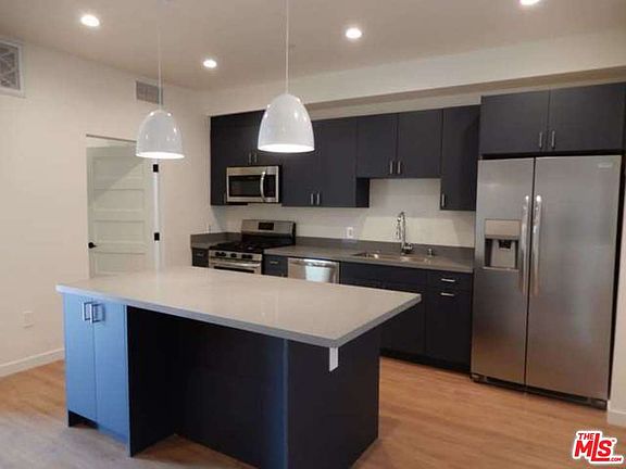 5th image of 747 Lillian Way