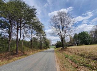 1000 W Old Mountain Rd, Louisa, VA 23093