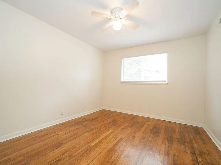 1600 N Alston Ave — Photo 17