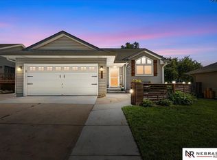 253 Gregory St, Lincoln, NE 68521