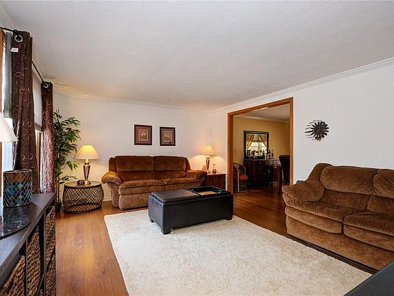5th image of 10056 Oakridge Dr