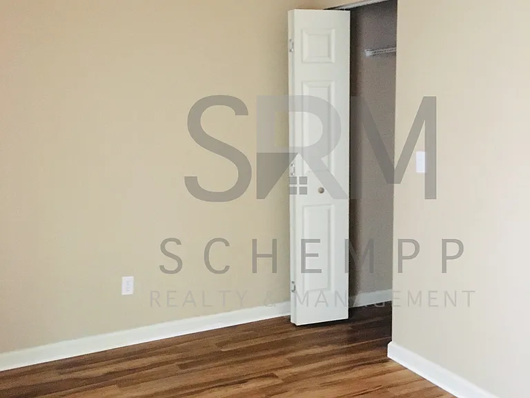 421 S 27th St — Photo 12