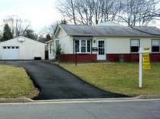 104 N Aspen Ave, Sterling, VA 20164