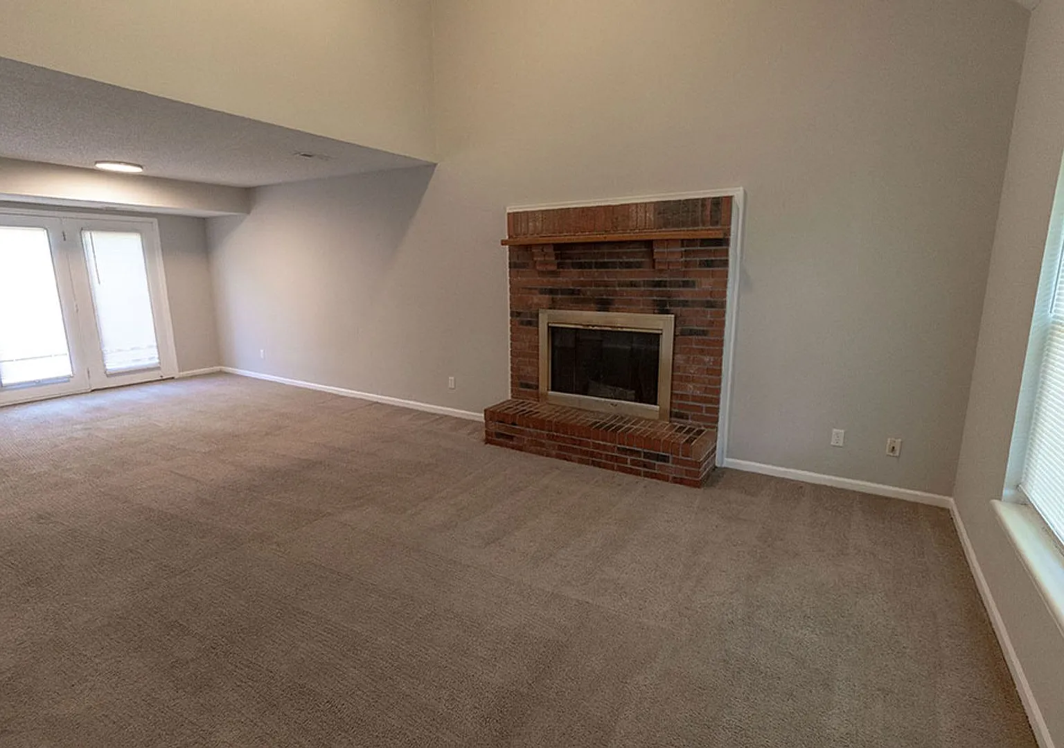Affordable 3 Bedroom Duplex — Photo 2
