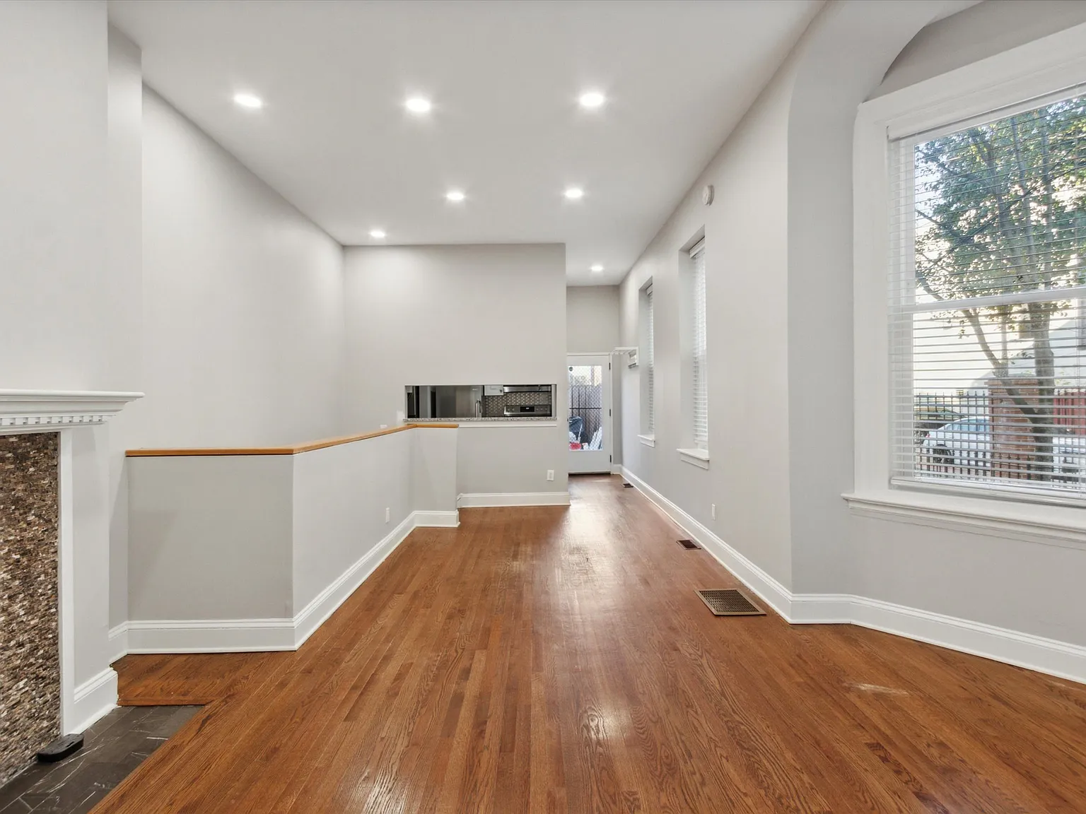 2 bed, 1416 sqft, $3,300 — Photo 3