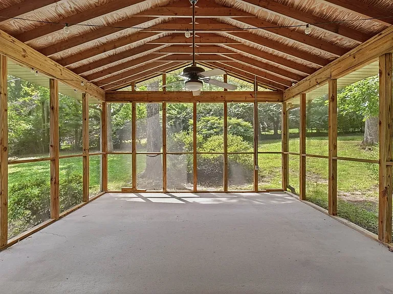 312 Arrow Dr — Photo 15