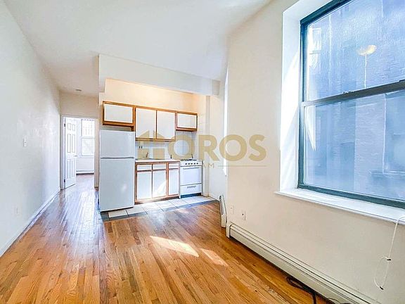 2nd image of 200 E 7th St APT 4B