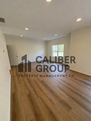 2113 W 8th St Photo 1
