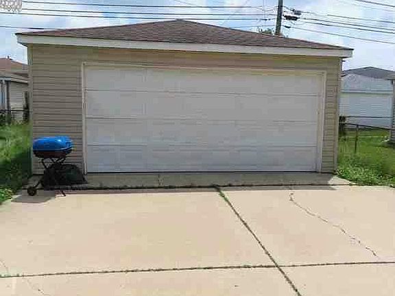 3rd image of 513 Merrill Ave