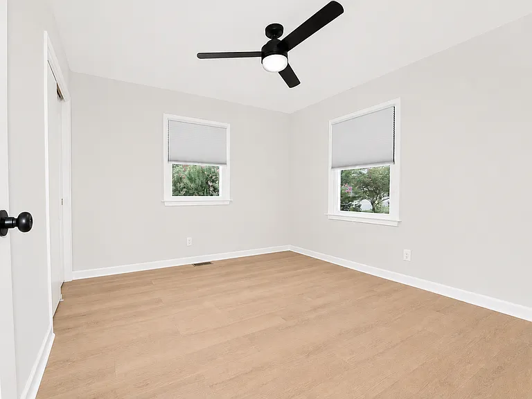 2117 Sierra Dr — Photo 20