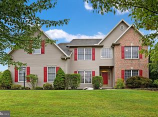 708 Yankee Ln, Harrisburg, PA 17112