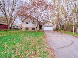 6413 Laurel Rd, Saint Cloud, MN 56303