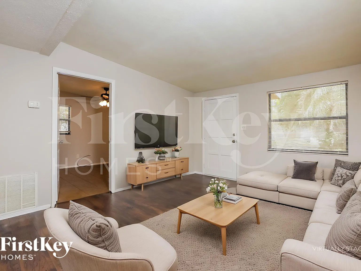 4 bed, 1.5 bath, 1289 sqft, $1,670 — Photo 3
