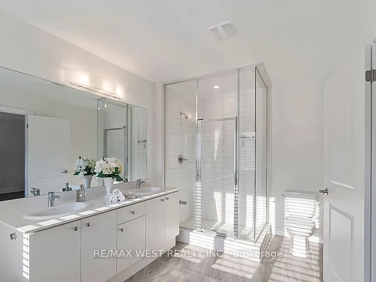 2132 Wilson St — Photo 15