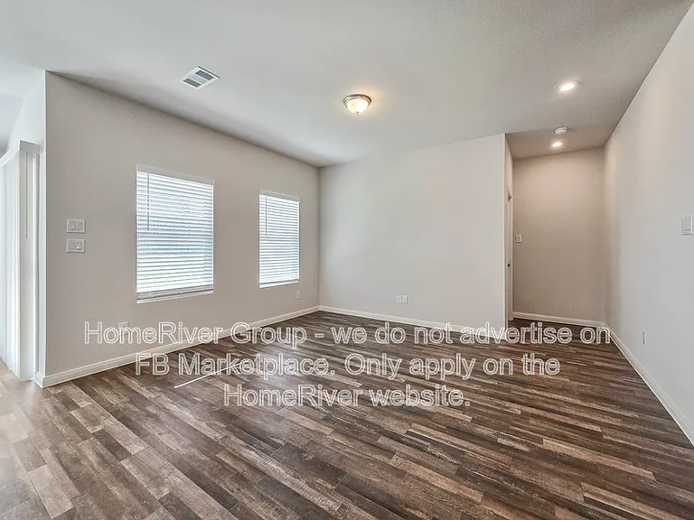 605 Jameson St — Photo 2