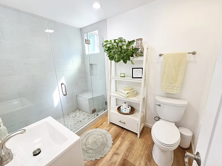 819 Hymettus Ave #BACK — Photo 6