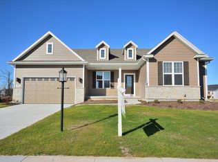 N53W19928 Kingair Dr, Menomonee Falls, WI 53051