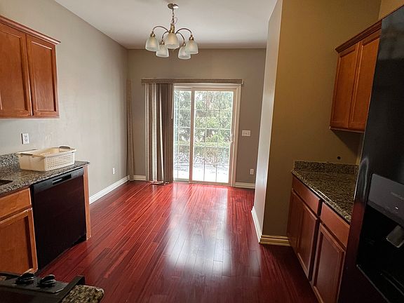 4th image of 1302 W Crystal Cir #205