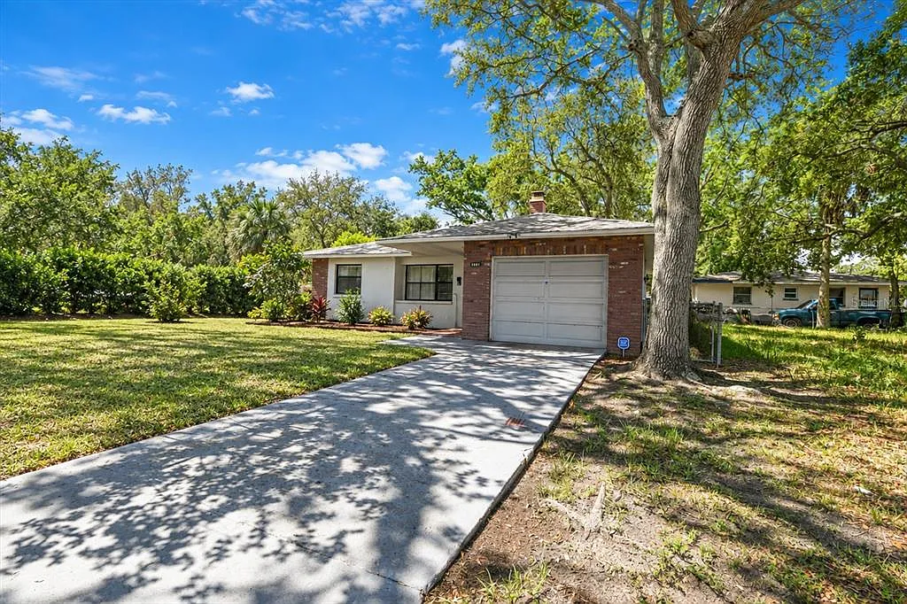 3 bed, 2.5 bath, 1016 sqft, $2,400 — Photo 2