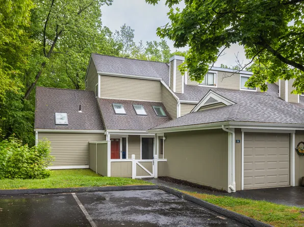 6 Country Walk #6, Shelton, CT 06484