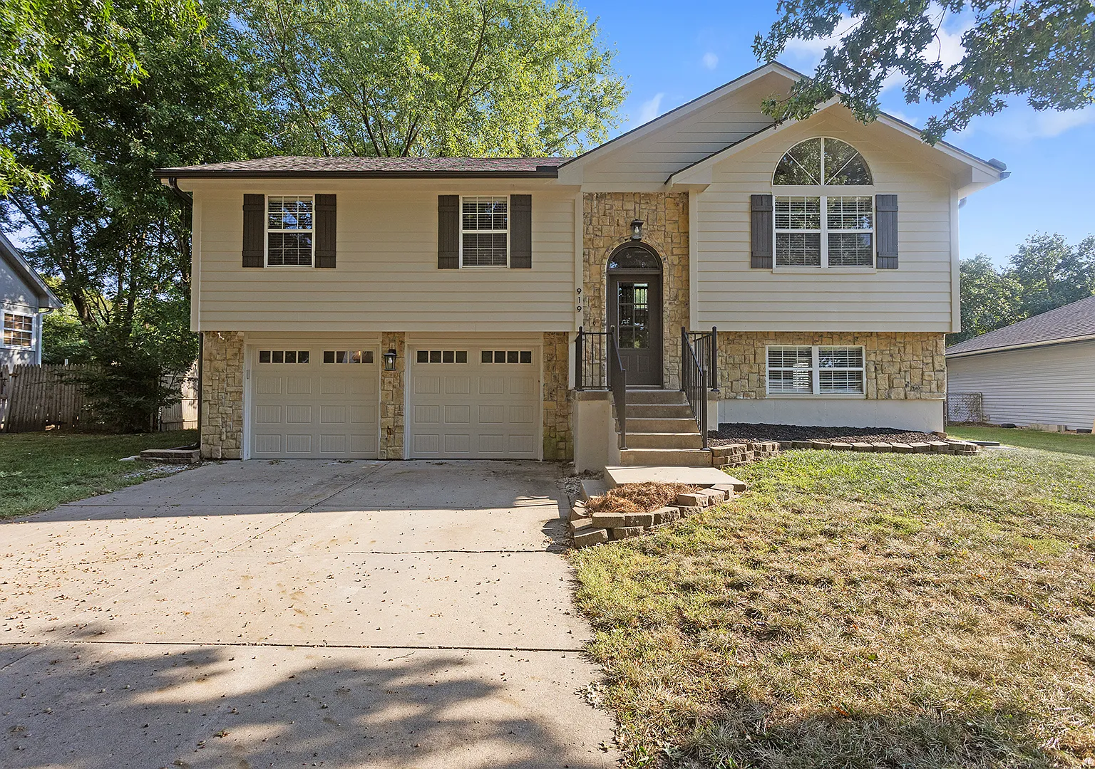 3 bed, 1500 sqft, $2,350 — Photo 1