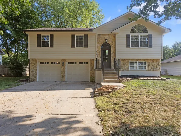 919 Stone Brook Dr, Grain Valley, MO 64029